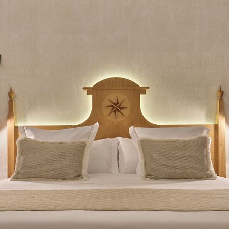 Hotel Antigua Palma - Casa Noble Εξωτερικό φωτογραφία A bed with a headboard