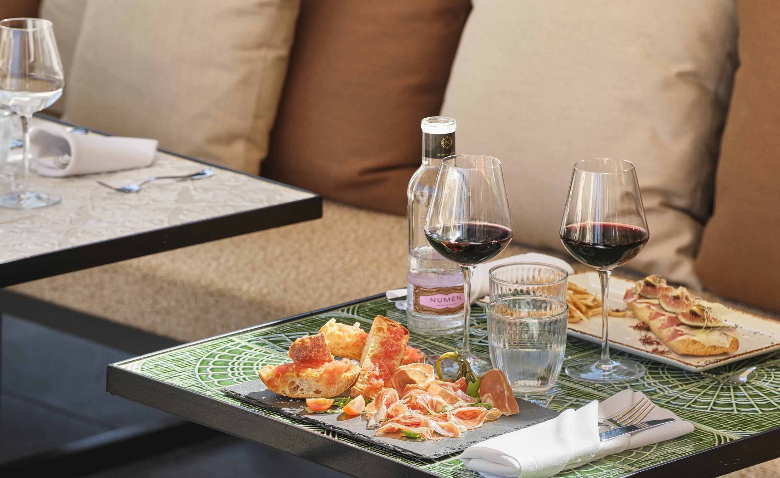 Hotel Antigua Palma - Casa Noble Εξωτερικό φωτογραφία A wine tasting at a winery